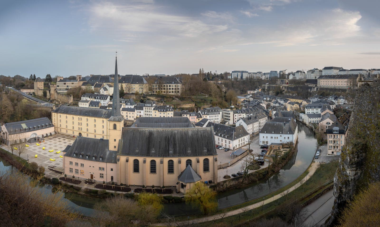 Panoramablick auf die Architektur von Luxemburg-Stadt.